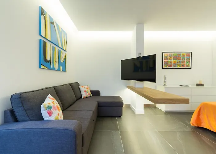 Апартаменти Garden Loft Miro *